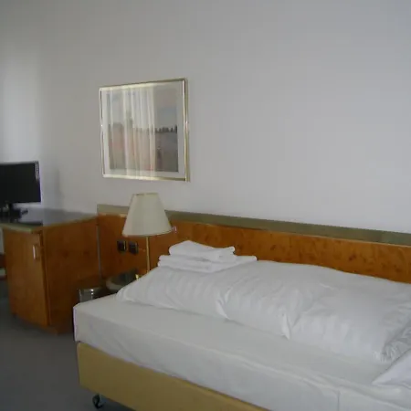 Willy Frankfurt Hotel 3*