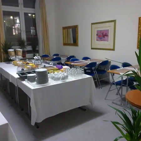 Hotell Willy Frankfurt 3*
